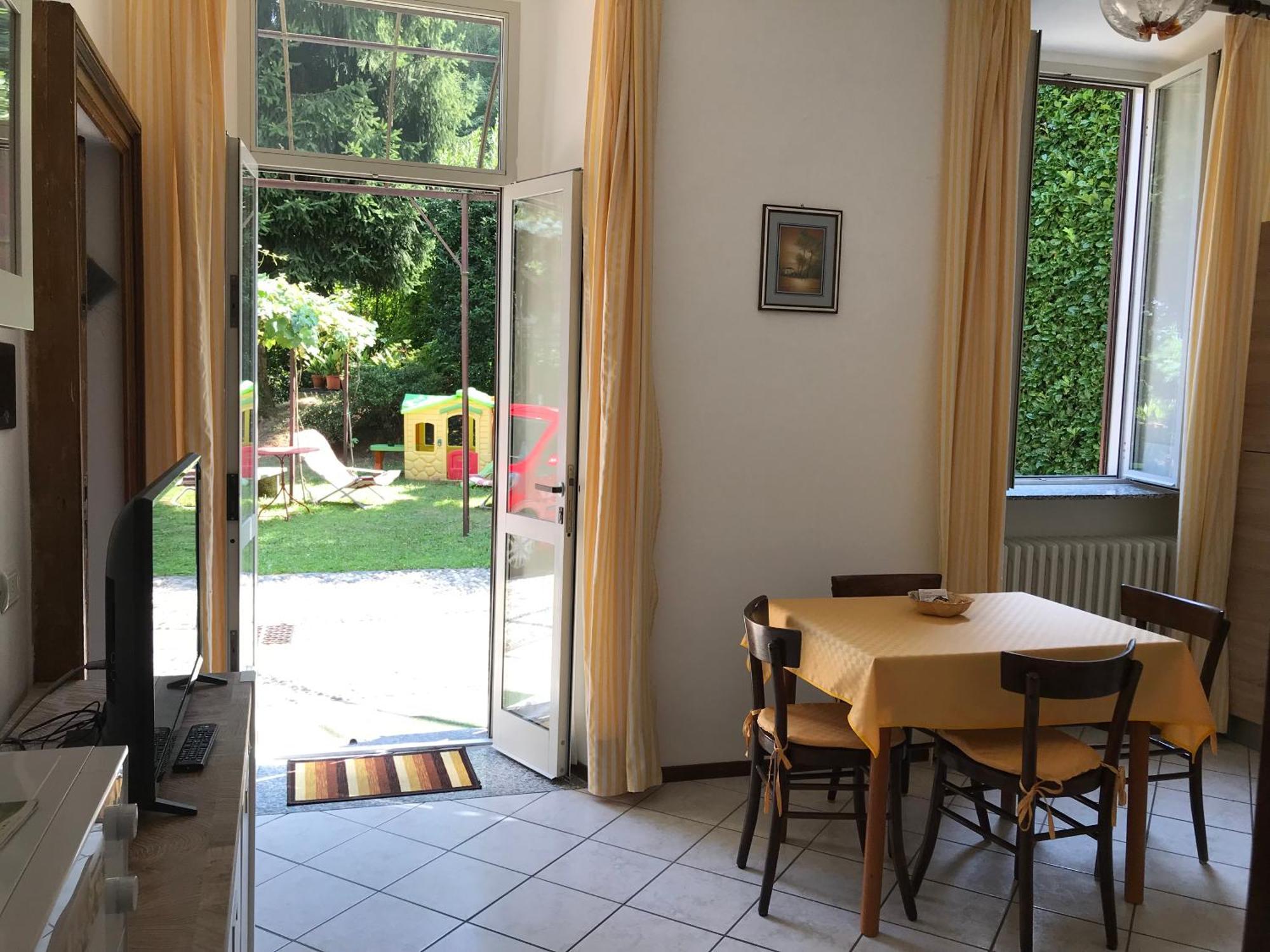 Villa Ombrosa Nebbiuno ภายนอก รูปภาพ